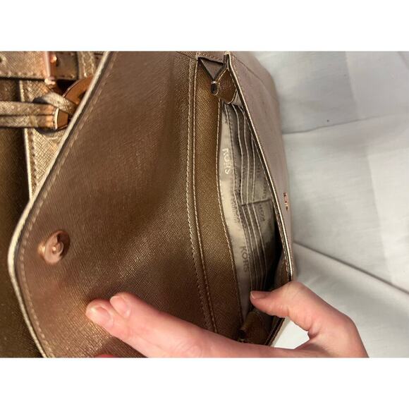 Michael Kors Metallic Gold Leather Jet Set Pocket Tote Bag GS - Picture 9 of 9